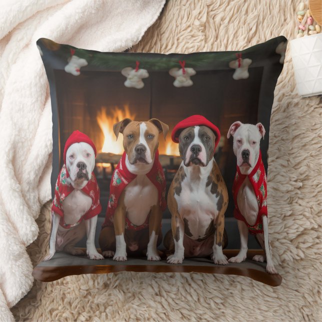 Coussin Staffordshire américain près de la cheminée Noël (Couverture)
