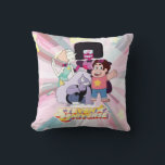Coussin Steven Universe | Crystal Gem Group Huddle<br><div class="desc">Découvrez les Crystal Gems Steven Universe,  Garnet,  Pearl et Amethyst dans cette pose groupée !</div>