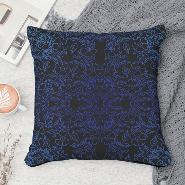 Coussin Style bleu floral motif sur noir (Créateur téléchargé)