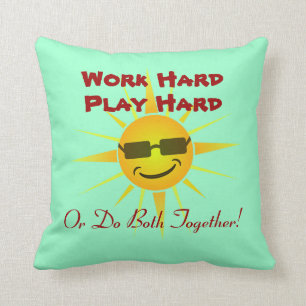 Coussin Sun frais font face à l'énonciation dure de jeu