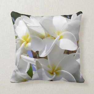 Coussin Superbes fleurs de plumeria hawaïenne lancent l'o