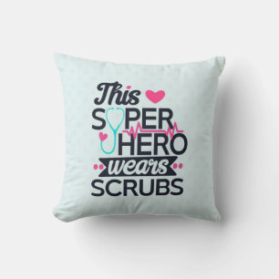 Coussin Superhero de soins infirmiers drôle dire la typogr