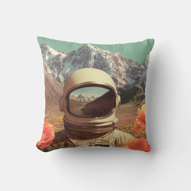 Coussin Surreal Astronaut In Flower Field (Recto)