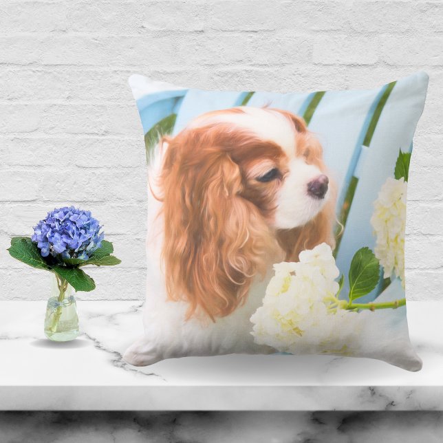 Coussin Sweet Cavalier King Charles Spaniel Hydrangeas (Créateur téléchargé)