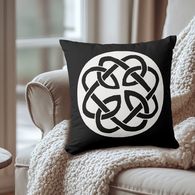 Coussin Symbole de cercle en entrelacs celtique noir et bl (Créateur téléchargé)