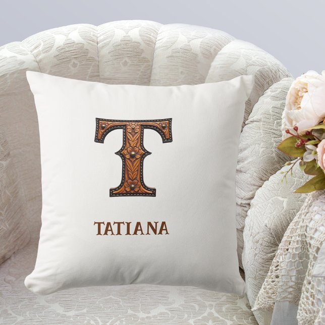 Coussin T en monogramme cuir western ouvragé (Créateur téléchargé)