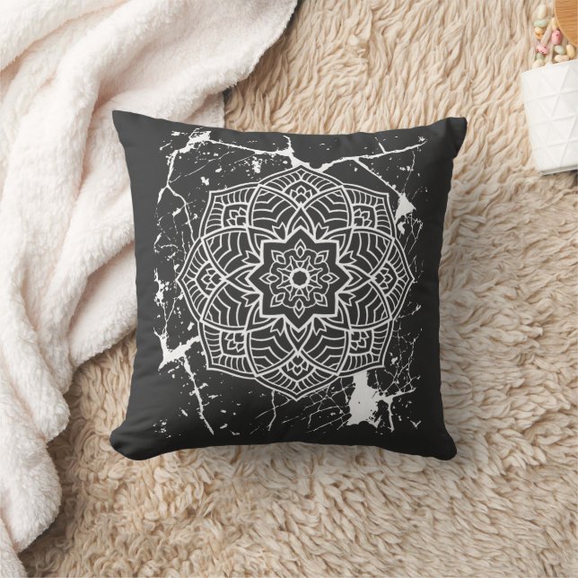 Coussin T-shirt gris Grunge Mandalas (Couverture)