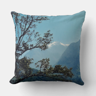 Coussin T-shirt représentant des sommets enneigés