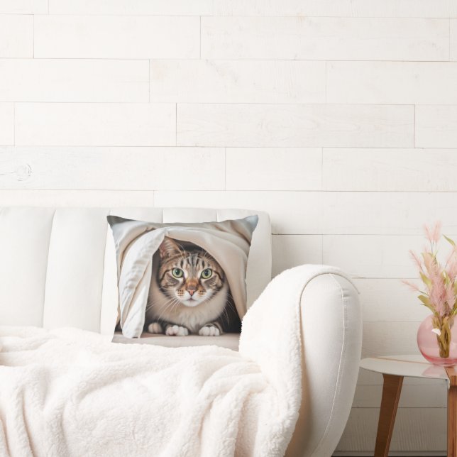 Coussin Tabby Chat se cachant sous une couverture (Canapé)