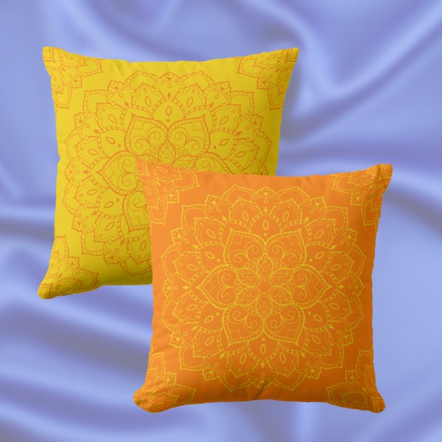 Coussin Tangelo Orange et Empire Yellow Boho Mandala (Créateur téléchargé)