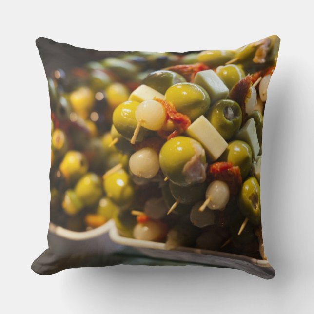 Coussin Tapas faites avec des olives farcies (Recto)