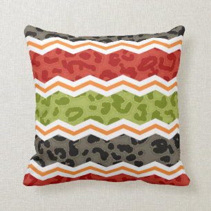Coussin Taupe, rouge, vert et léopard orange