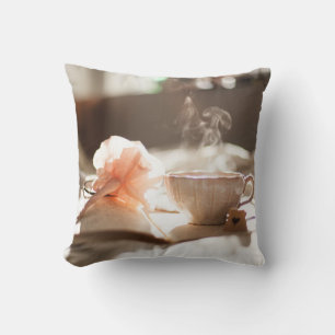 Coussin Tea Time avec un bon livre