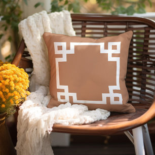 Coussin Terra Cotta et White Greek Key   Couleurs modifiab