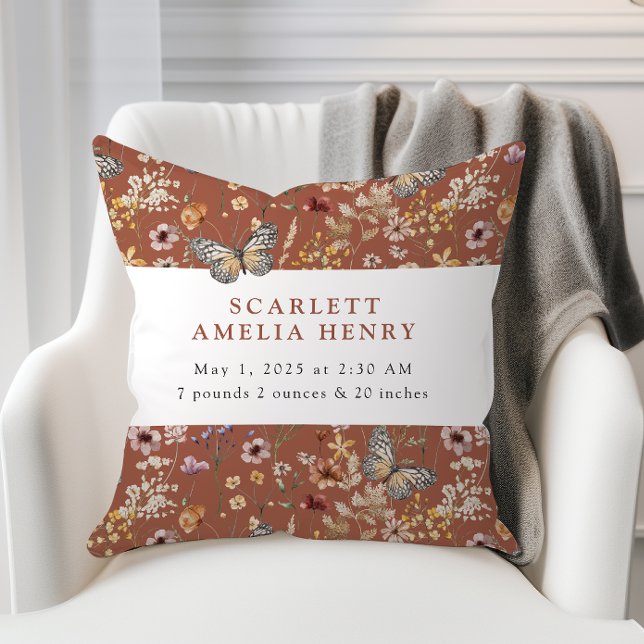 Coussin Terracotta Boho Fleur sauvage Baby Stats (Terracotta Boho Wildflower Baby Stats Throw Pillow with Butterflies by Painted Paperie
)