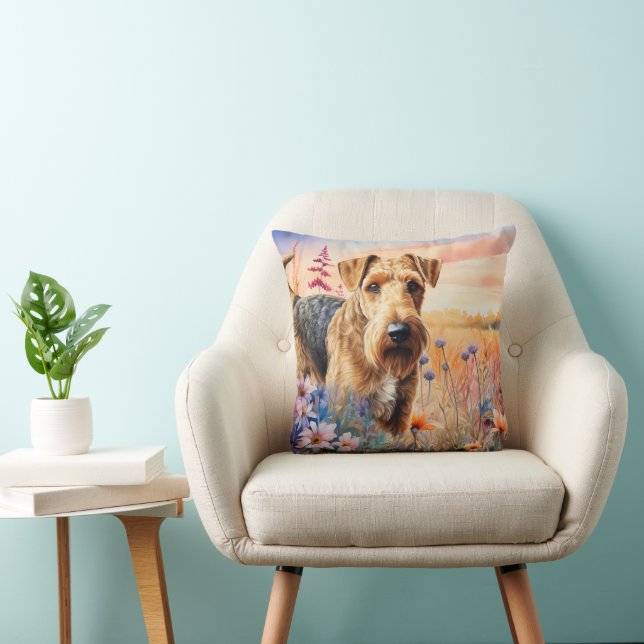 Coussin Tervueren Airedale dans une prairie de fleurs sauv (Chaise)