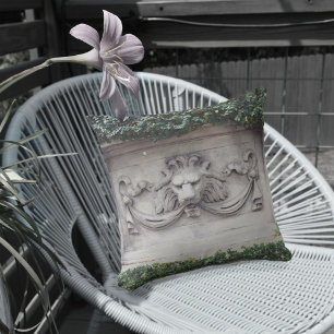 Coussin Tête de lion classique relief architectural gris