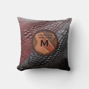 Coussin Texture de la peau de serpent et éléments monogram