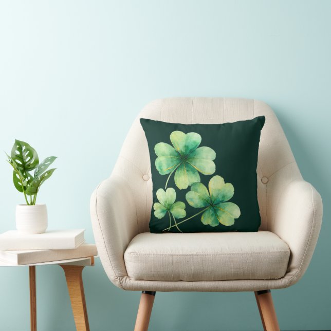 Coussin Three Shamrocks with Crossed Stems Accent Pillow (Chaise)