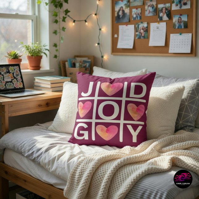 Coussin Tic Tac Toe chrétien Joie Dieu Cœurs (Dorm vibes just got an upgrade. Joy, faith, and cozy energy.)