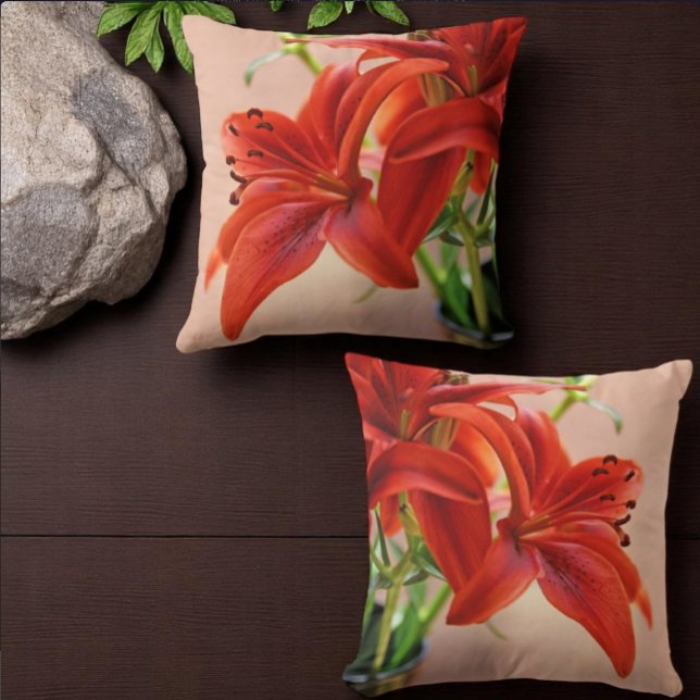 Coussin Tiger Lily Fermer la photo (front and back lily photograph pillow cover design)