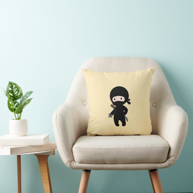 Coussin Tiny Ninja Tenant L'Étoile Jaillissante Sur Jaune (Chaise)