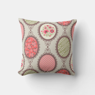 Coussin Tissu vintage : Patchwork Design sans faille.
