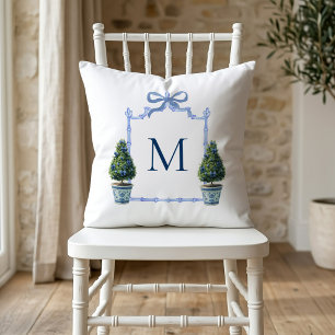 Coussin Topiaire en Chinoiserie avec Blason Monogrammé