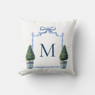 Coussin Topiaire en Chinoiserie avec Blason Monogrammé
