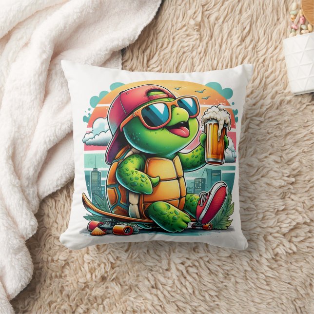 Coussin Tortue cool se reposant avec un verre sur la prome (Couverture)