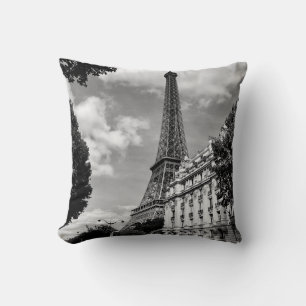 COUSSIN TOUR EIFFEL À PARIS, FRANCE