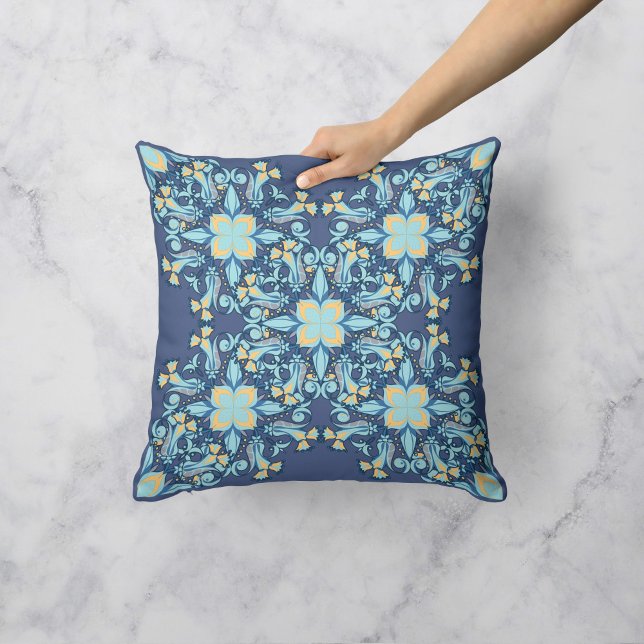 Coussin Tourbillon floral dans la marine (Créateur téléchargé)