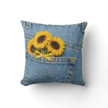 Tournesols jaunes dans une poche de jean bleu