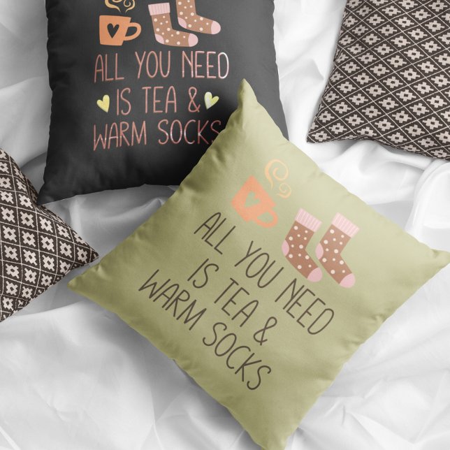 Coussin Tout ce dont vous avez besoin est Tea & Chaussette (All you need is Tea & Warm socks two colors sides Throw Pillow)