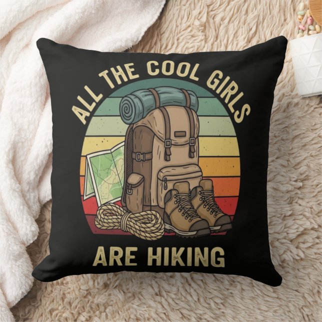 Coussin Toutes les filles cool font de la randonnée rétro (Couverture)
