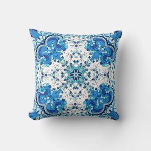Coussin Tracery motif apaisant sans faille. Design Mehendi