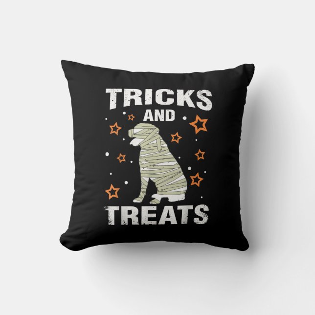 Coussin Traitements _ Tricks Rottweiler Halloween Costume  (Recto)