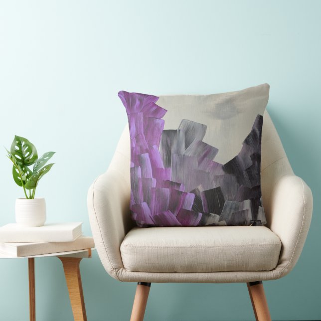 Coussin Traits de pinceau abstraits en violet, gris et noi (Chaise)