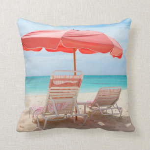 Coussin Transats sur la plage de l'océan