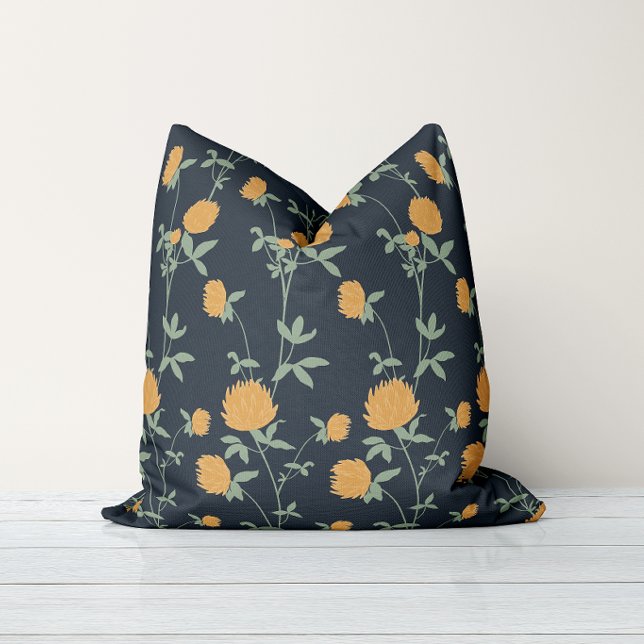 Coussin Trèfle de Prairie Botanique Rétro | Jardin de Minu (Créateur téléchargé)