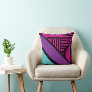 Coussin Triangle - rose, pourpre, bleu et noir