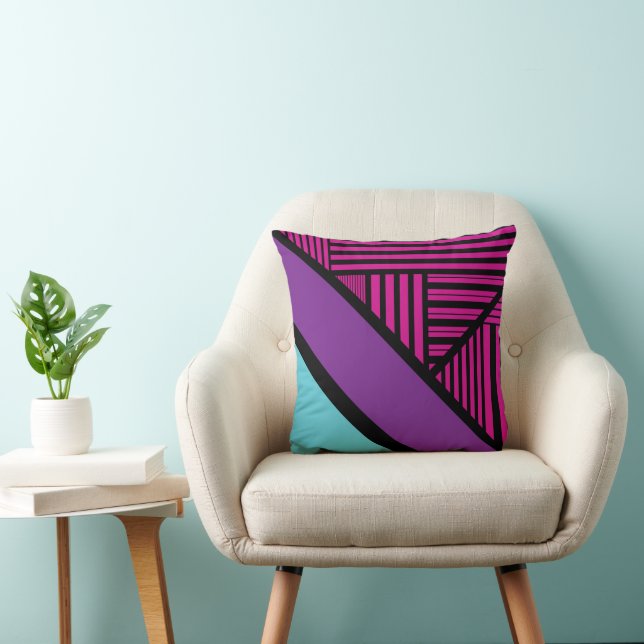 Coussin Triangle - rose, pourpre, bleu et noir (Chaise)