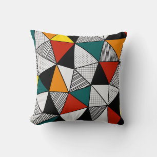 Coussin triangles colorés motif géométrique