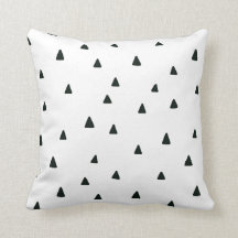 Coussin triangles noir et blanc