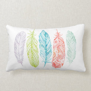Coussin tribal d'impression de plume multicolore
