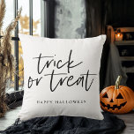 Coussin Trick and treat | Happy Halloween<br><div class="desc">Trick and treat | Happy Halloween</div>