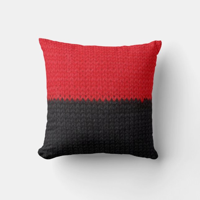 Coussin tricot rouge-noir : closeup rayé. (Recto)