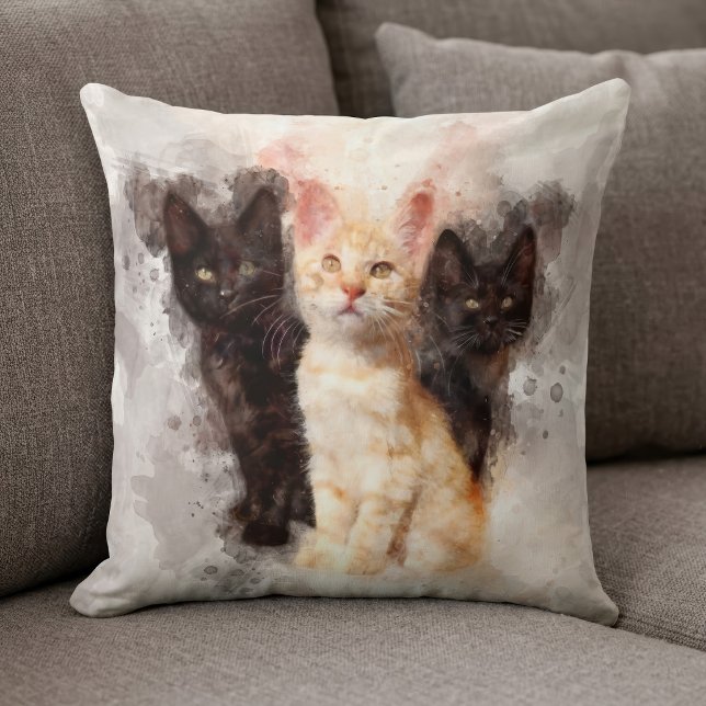 Coussin Trio à l'aquarelle de mignons chatons noirs et ora (Watercolor Trio of Cute Black and Orange Kittens. Throw Pillow )