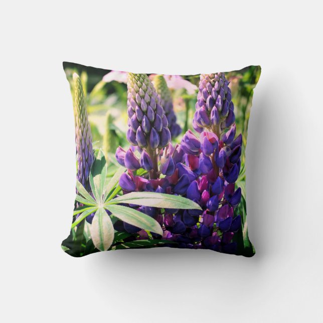 Coussin Trio de fleurs de lupine violette (Recto)