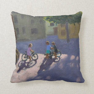 Coussin Trois enfants avec des bicyclettes Espagne